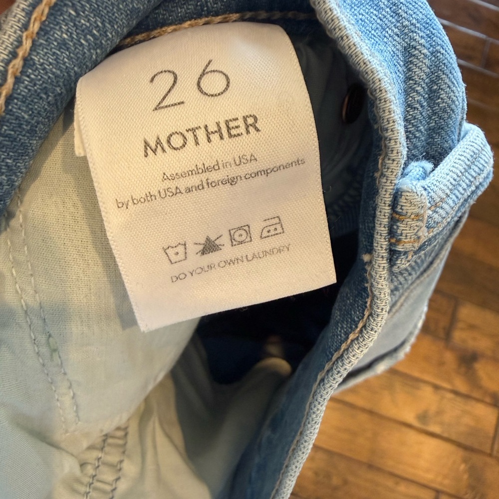 MOTHER Light Wash Jeans “The Scrapper Ankle” - Picture 4 of 4